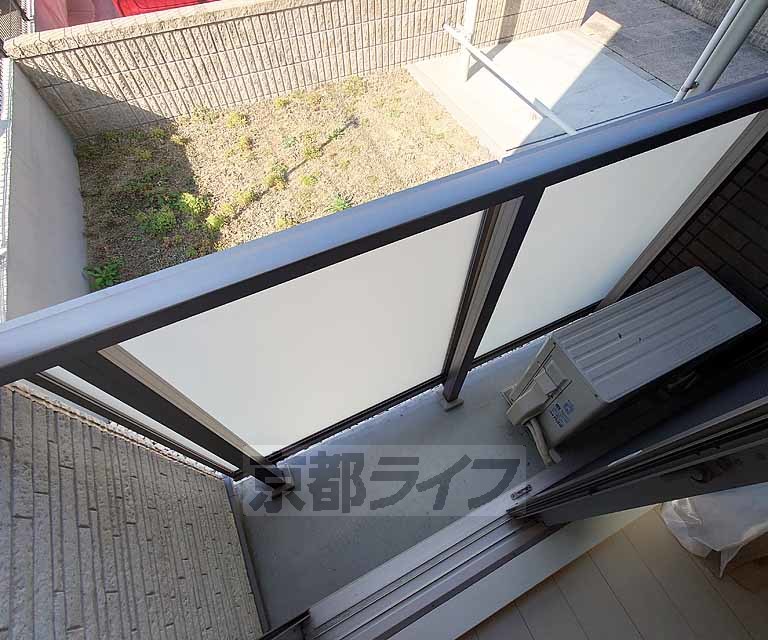 バルコニー　ゆとりのあるベランダです。