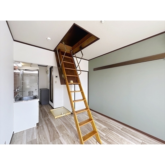 その他部屋・スペース　屋根裏収納もあって重宝です
