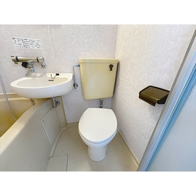 トイレ　清潔感のあるトイレです