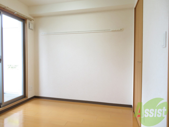 その他部屋・スペース　こちらは洋室を撮影しました。寝室にしましょう。