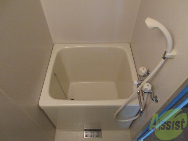 バス・シャワールーム　嬉しいセパレートタイプ。これで、１日の疲れを癒せますね。