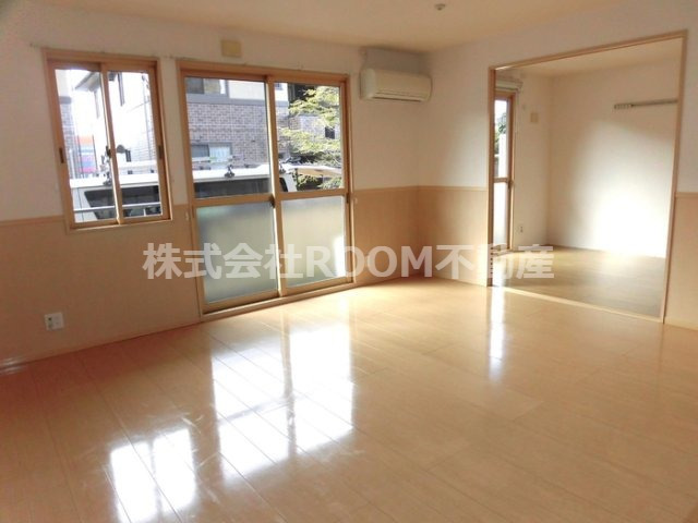 居室・リビング　ゆったりとした居間です