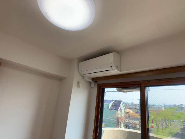 その他設備　お部屋にはエアコンが備え付け、室温管理はこちらで