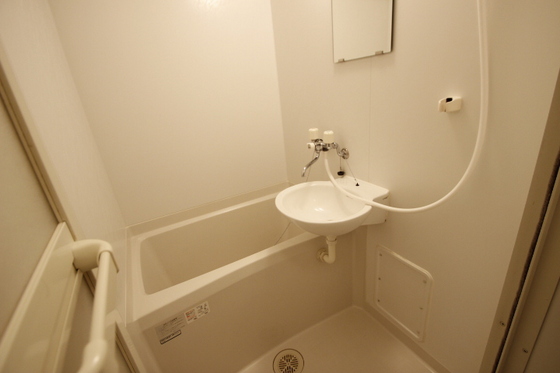 洗面設備　※別号室の写真です