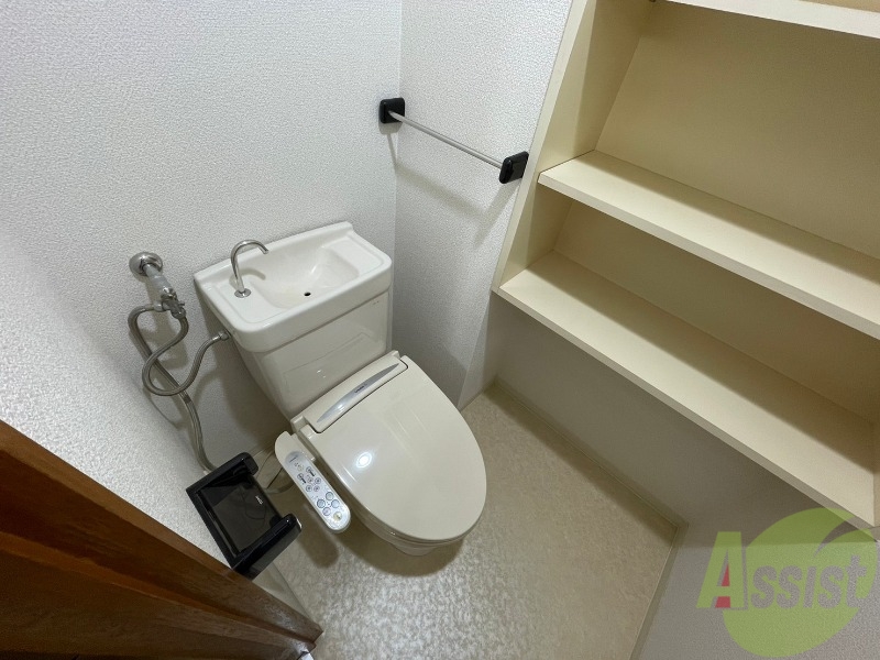 トイレ　こちらはトイレです。清潔感があり、安心して使用できます。