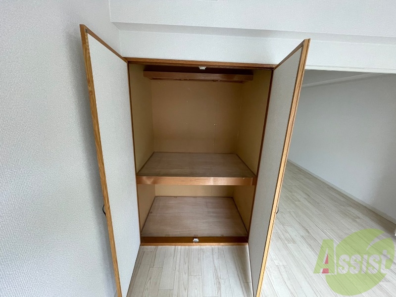 収納　寝室の収納です。部屋がすっきり片付きます。