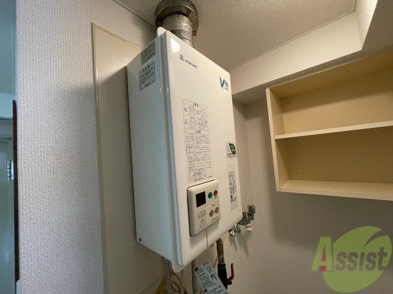 その他設備　給湯器は簡単操作で温度調整ができますよ。