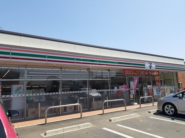 コンビニ　セブンイレブン友部駅前通り店（コンビニ）まで600m