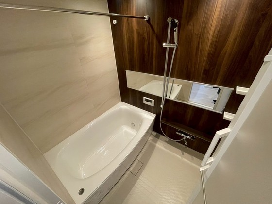 バス・シャワールーム　※別部屋の写真です