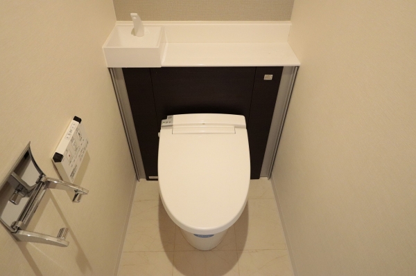 トイレ　温水シャワー付きトイレです