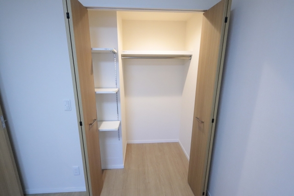 収納　北側洋室収納