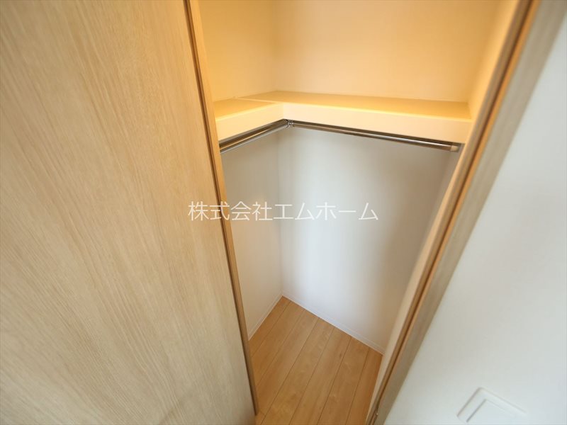 収納　ウォークインクローゼット（収納充実してます）