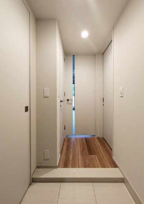 玄関　※別部屋の参考写真です。