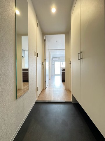 玄関　詳細は、RISUMO江坂本店までお問合せください♪