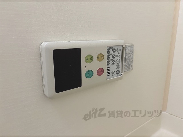 その他設備　給湯器リモコン