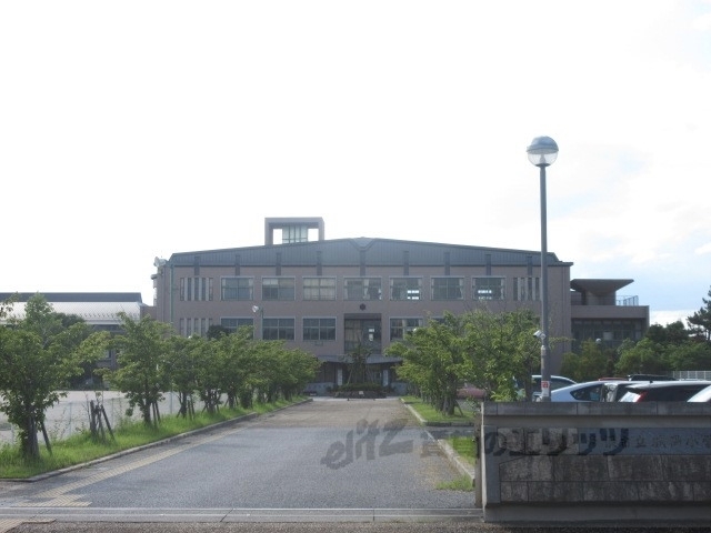 小学校　城陽小学校（小学校）まで2400m