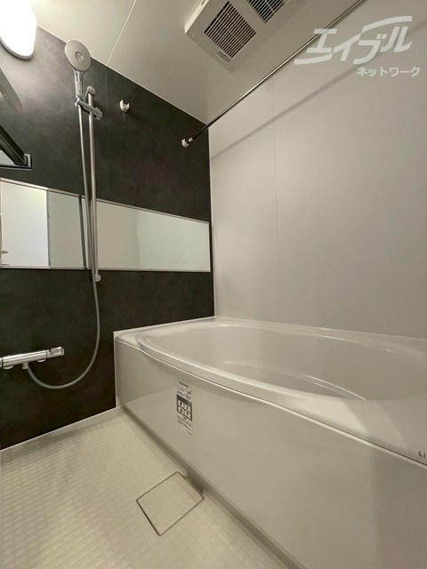 バス・シャワールーム　おしゃれなお風呂です！