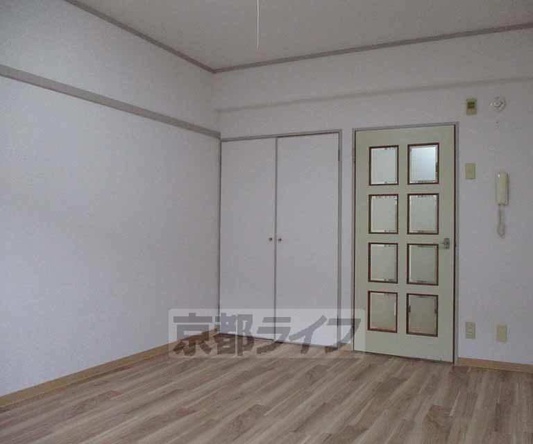 居室・リビング　広々とした部屋です。