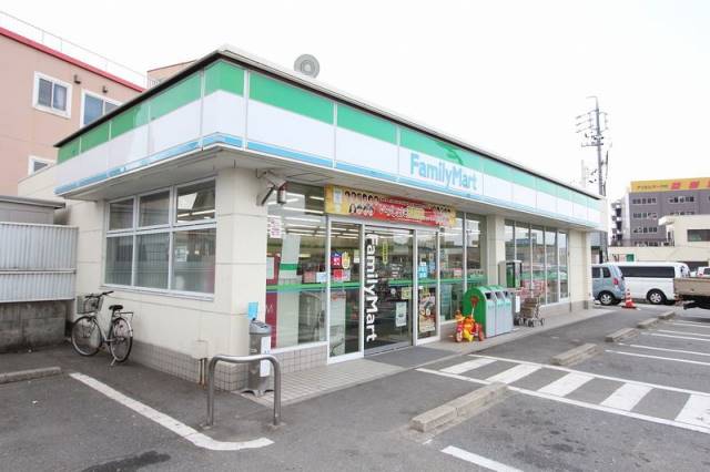 コンビニ　ファミリーマート港福田店（コンビニ）まで495m