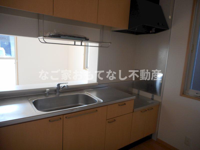 キッチン　※写真は別号室