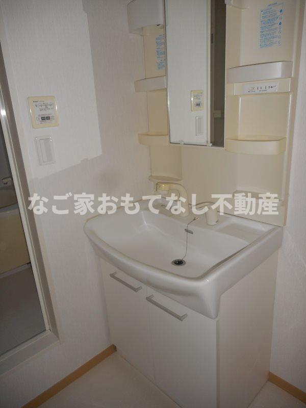 洗面設備　※写真は別号室