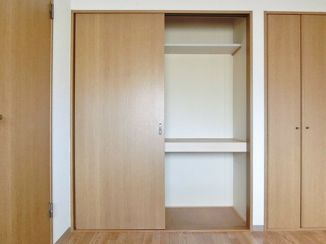 収納　キレイに内装された押入れ収納