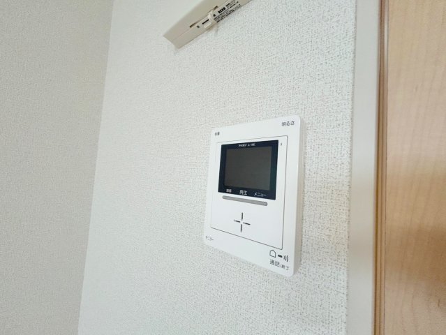 セキュリティ　TVモニターホンで来客が誰か確認してから開けて下さいね