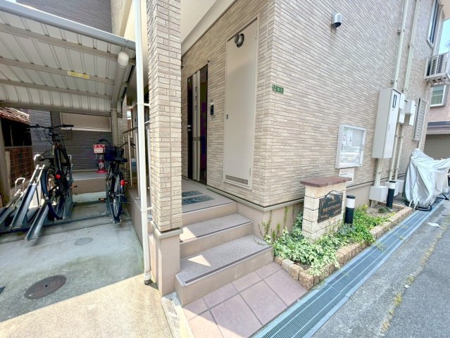 エントランス　綺麗なエントランスです。