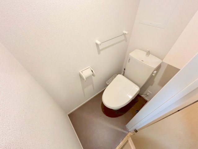 トイレ　清潔感のあるトイレは、誰もがリラックスできる空間です。