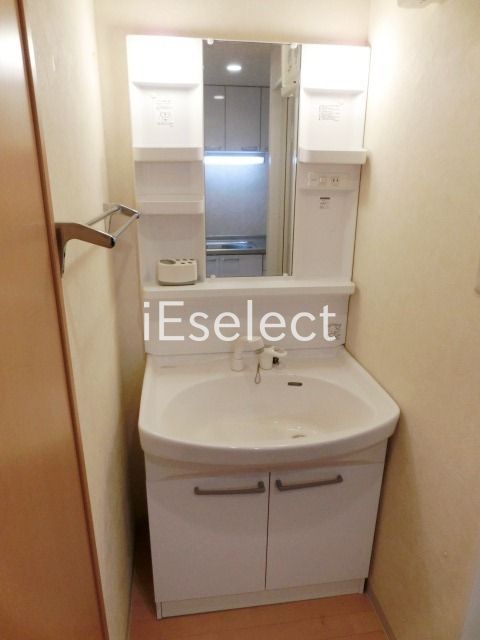 洗面設備　毎日使う独立洗面台です。