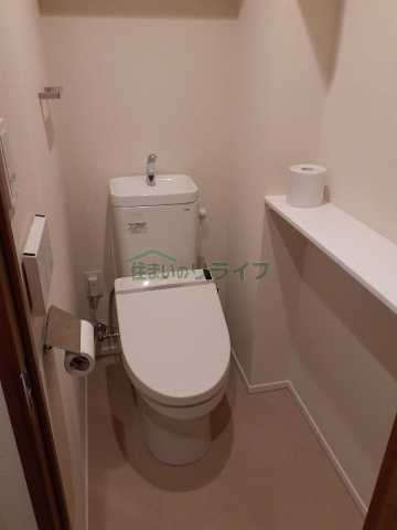 トイレ　別部屋の参考写真となります