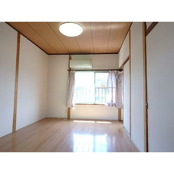 居室・リビング　ゆったりとした居間です