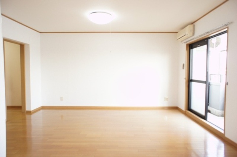 居室・リビング　図面と現状に相違がある場合には現状を優先