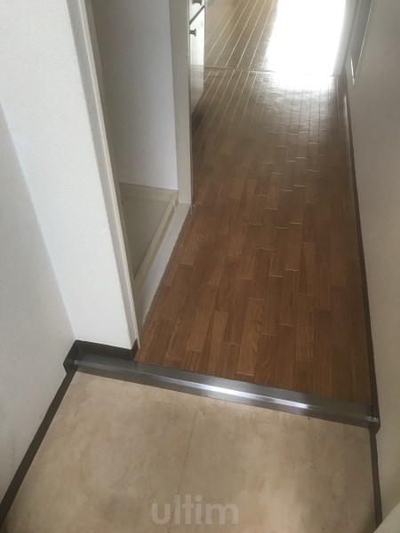 玄関　同タイプのお部屋です、ご参考までに