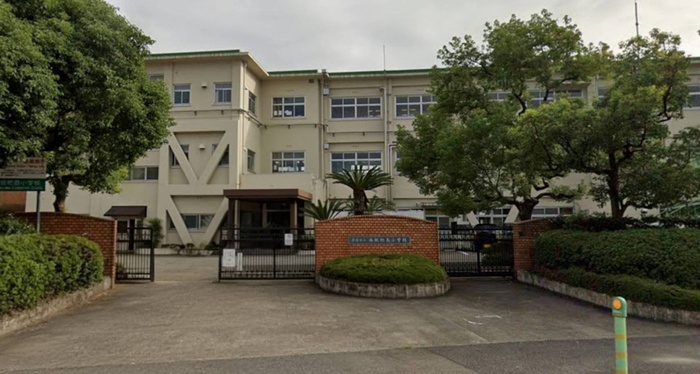 小学校　西枇杷島小学校（小学校）まで700m