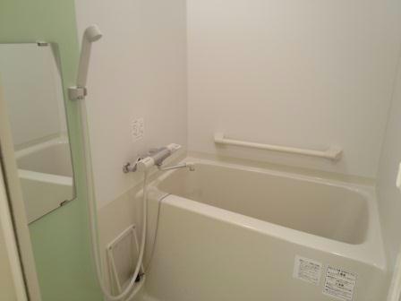 バス・シャワールーム　浴室乾燥機が付いています