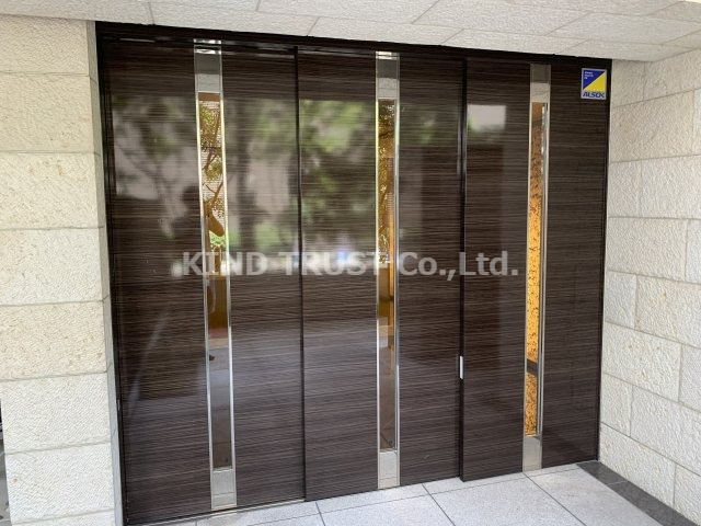 エントランス　清潔なエントランスです