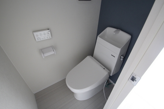 トイレ　※別の階の写真です。