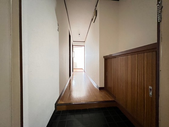 玄関　※別部屋の写真です