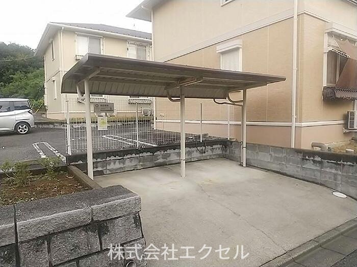その他共有部分　屋根付きの駐輪場です。