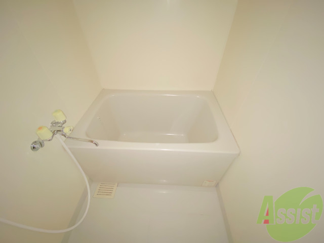 バス・シャワールーム　綺麗な浴室です。１日の疲れを癒すのに最適ですね。