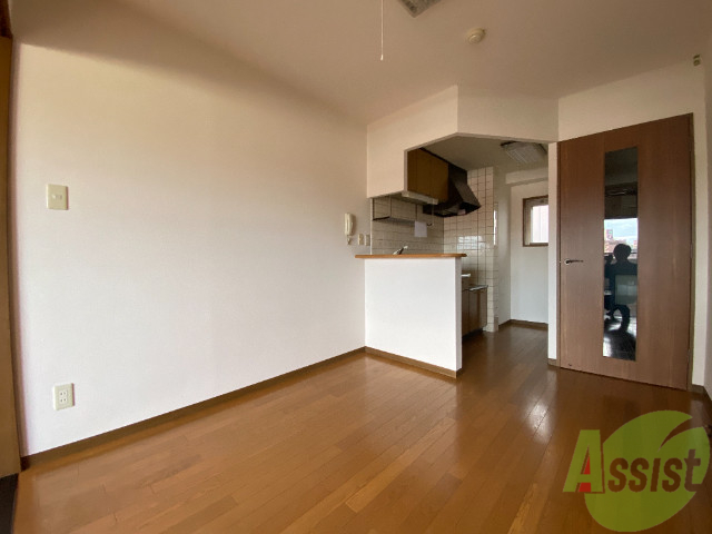 居室・リビング　綺麗なリビングです。家具を何を置くか迷いますね！