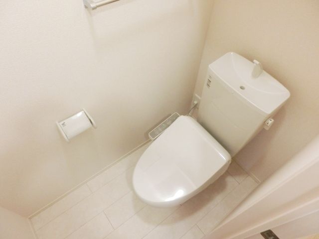 トイレ　温水洗浄便座もございます