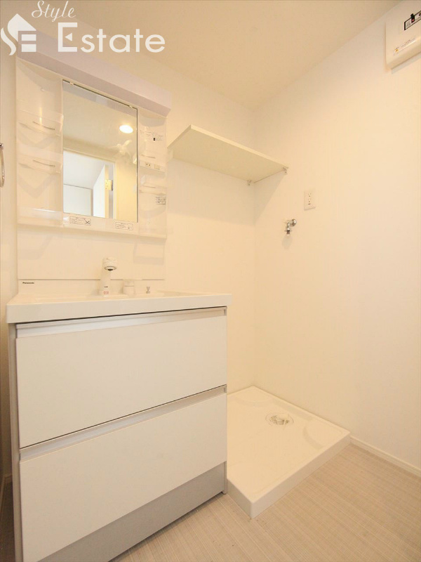 洗面設備　脱衣場　独立洗面台