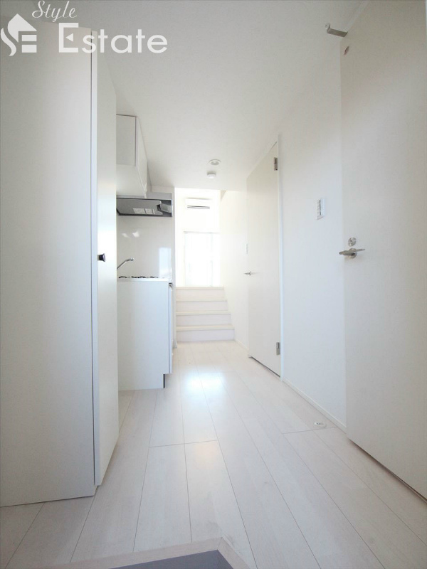 玄関　玄関　シューズボックス付