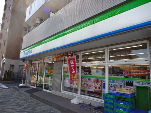 コンビニ　ファミリーマート-東砂３丁目店（コンビニ）まで2m