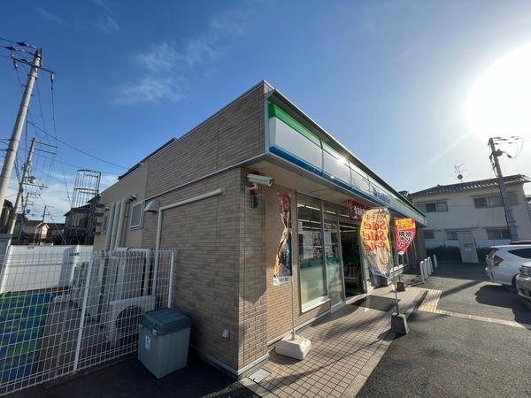 コンビニ　ファミリーマート東くみの木一丁目店（コンビニ）まで208m