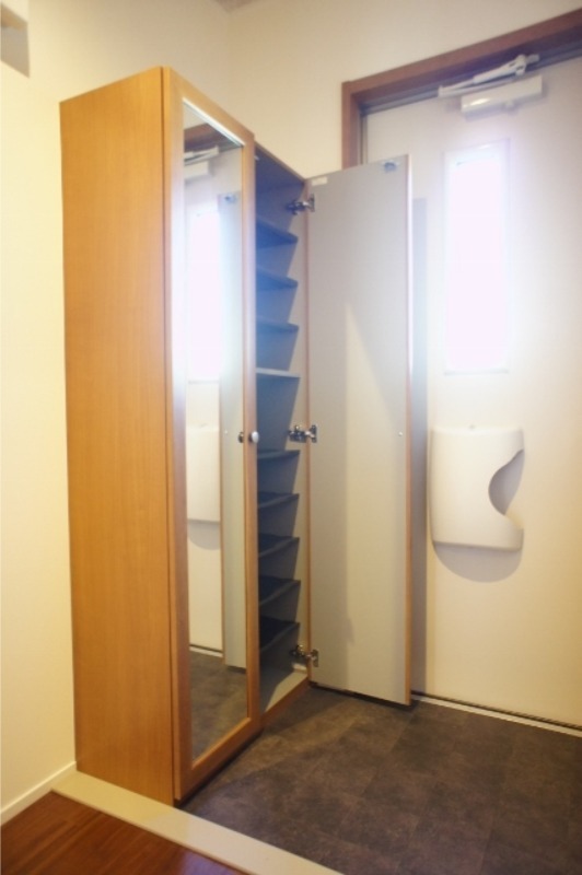 玄関　図面と現状に相違がある場合には現状を優先