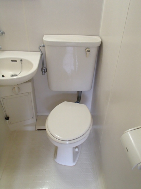 トイレ　★バストイレ同室タイプのトイレです★