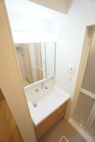 洗面設備　※同物件の写真です。